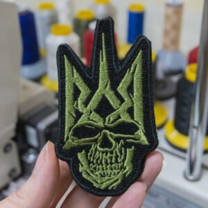 шеврон стилизованый тризуб